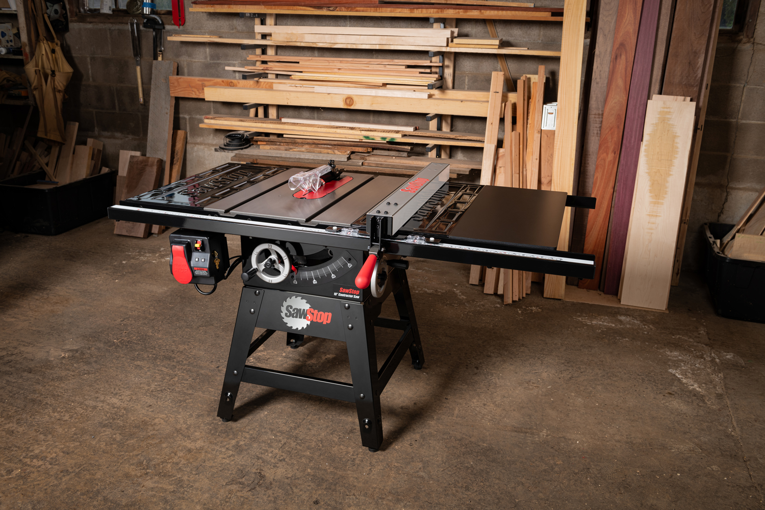 SawStop 1.75HP Contractor Saw with 30” premium fence & rail kit - Image 3