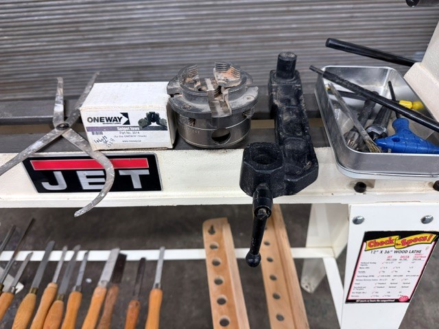 Used Jet JWL-1236 12" x 36" wood lathe with stand and misc turning tools & chucks - Image 5
