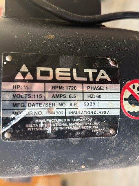 Used Delta 11-990 radial drill press 1/3 hp with stand and casters - Image 4