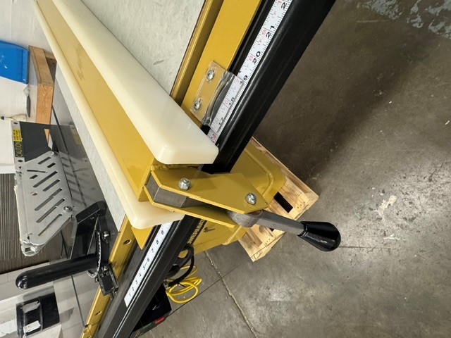 Used Powermatic Model #66 10" tablesaw with 40" Accu-fence system 3 hp - 230 volt - single phase - Image 12