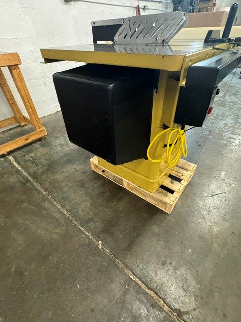Used Powermatic Model #66 10" tablesaw with 40" Accu-fence system 3 hp - 230 volt - single phase - Image 9