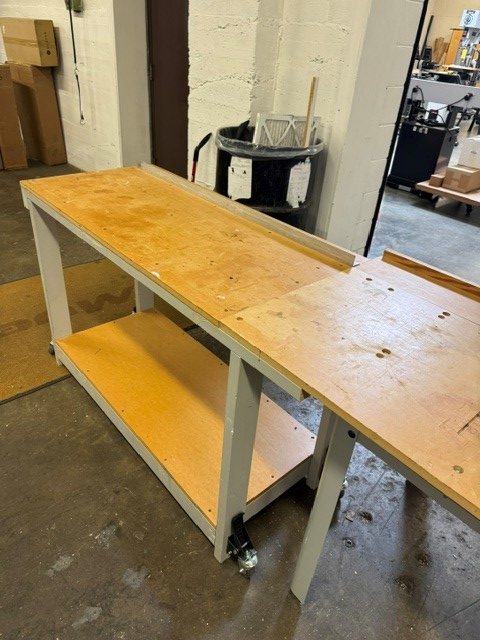 Used Delta RS830 10" radial arm saw with left & right side extension tables - Image 3