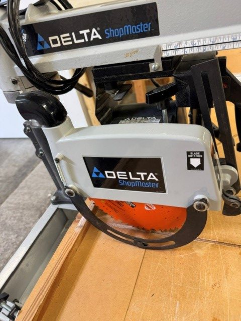 Used Delta RS830 10" radial arm saw with left & right side extension tables - Image 8