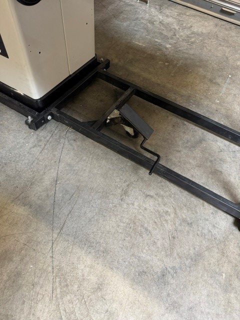 Used Delta #36-L31 10" Unisaw 3 hp - 230 volt with 50" Biesemeyer fence and mobile base - Image 11