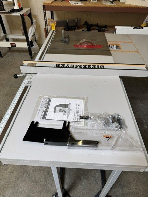 Used Delta #36-L31 10" Unisaw 3 hp - 230 volt with 50" Biesemeyer fence and mobile base - Image 13