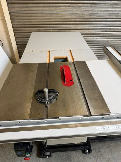 Used Delta #36-L31 10" Unisaw 3 hp - 230 volt with 50" Biesemeyer fence and mobile base - Image 3