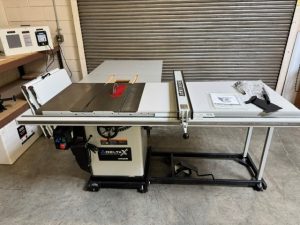 Used Delta #36-L31 10" Unisaw 3 hp - 230 volt with 50" Biesemeyer fence and mobile base