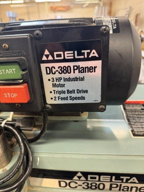 Used Delta DC-380 15" planer 3hp - 230 volt with folding tables and mobile base - straight knife cutterhead - Image 8