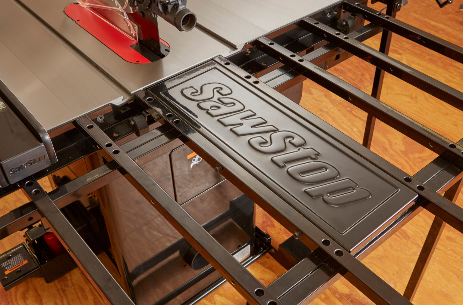 SawStop Folding Outfeed Table Edward B. Mueller Co., Inc.