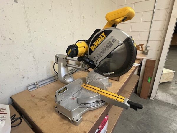 "Used" Dewalt DW708 12" sliding compound miter saw