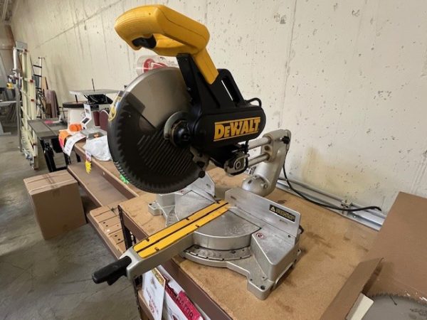 "Used" Dewalt DW708 12" sliding compound miter saw - Image 3