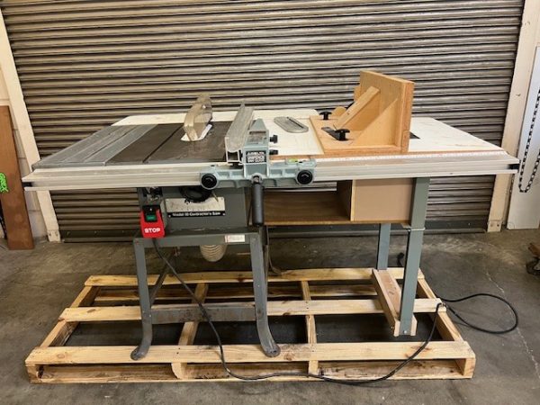 Used Rockwell 10" contractor saw w/30" Unifence, built-in router table & ext. table - 1.5 hp - 115 volt