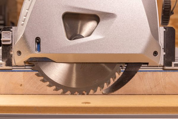 Kreg 20V Ionic Drive™ 6 ½" Plunge-Cut Track Saw Kit - Image 3