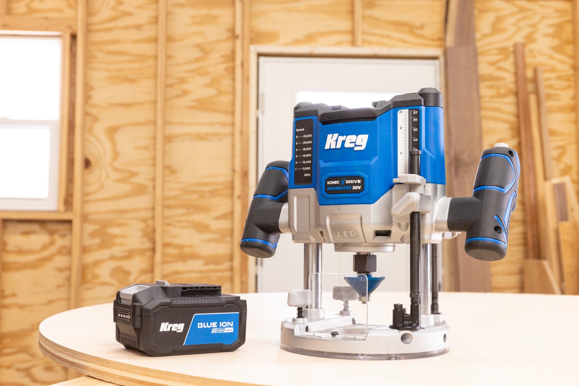 KREG® 20V IONIC DRIVE™ 2-1/4 HP PLUNGE ROUTER - Image 8