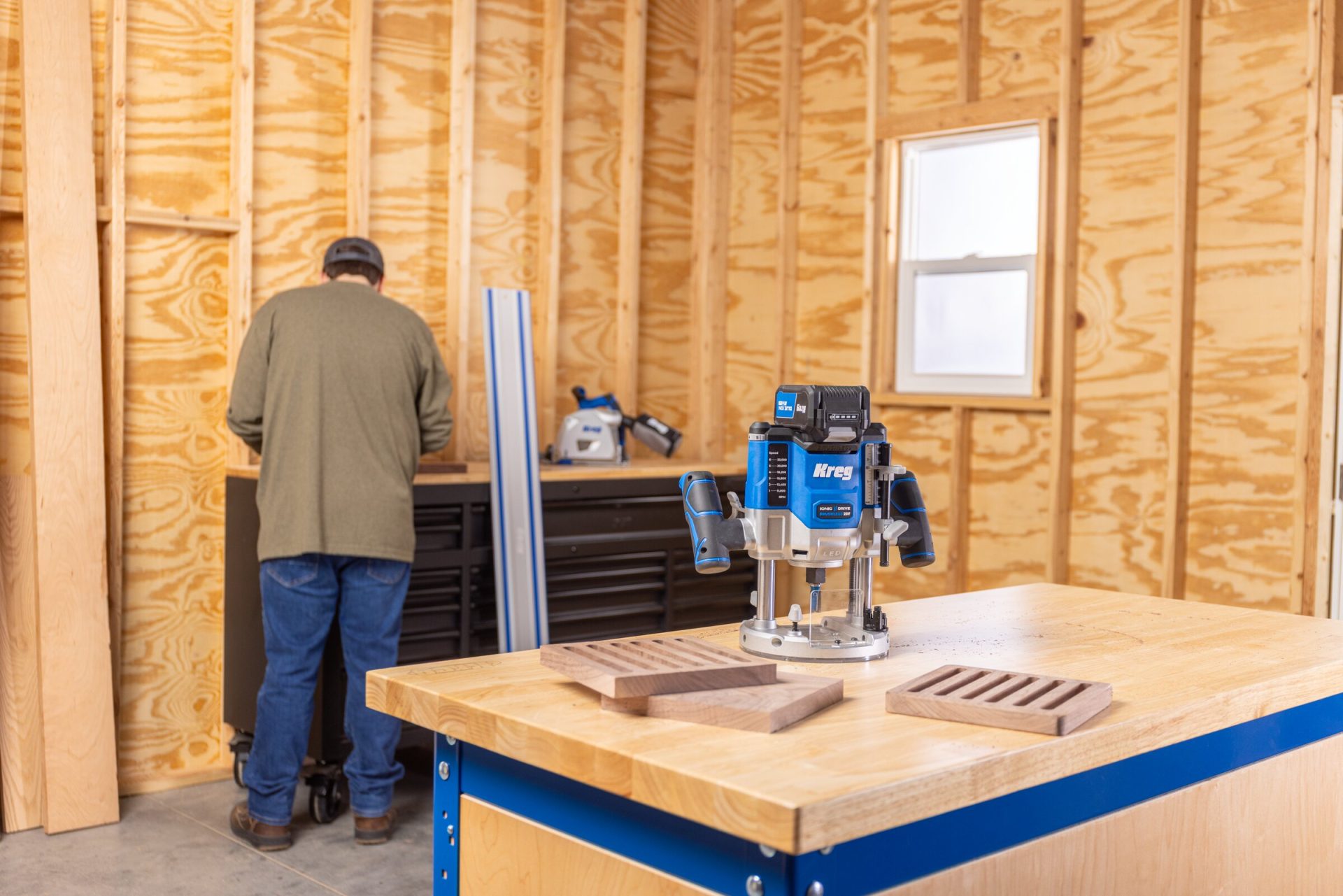 KREG® 20V IONIC DRIVE™ 2-1/4 HP PLUNGE ROUTER - Image 15