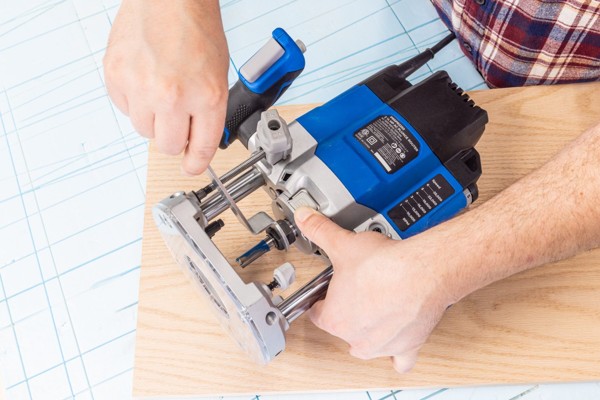 KREG® 2-1/4 HP PLUNGE ROUTER - Image 21