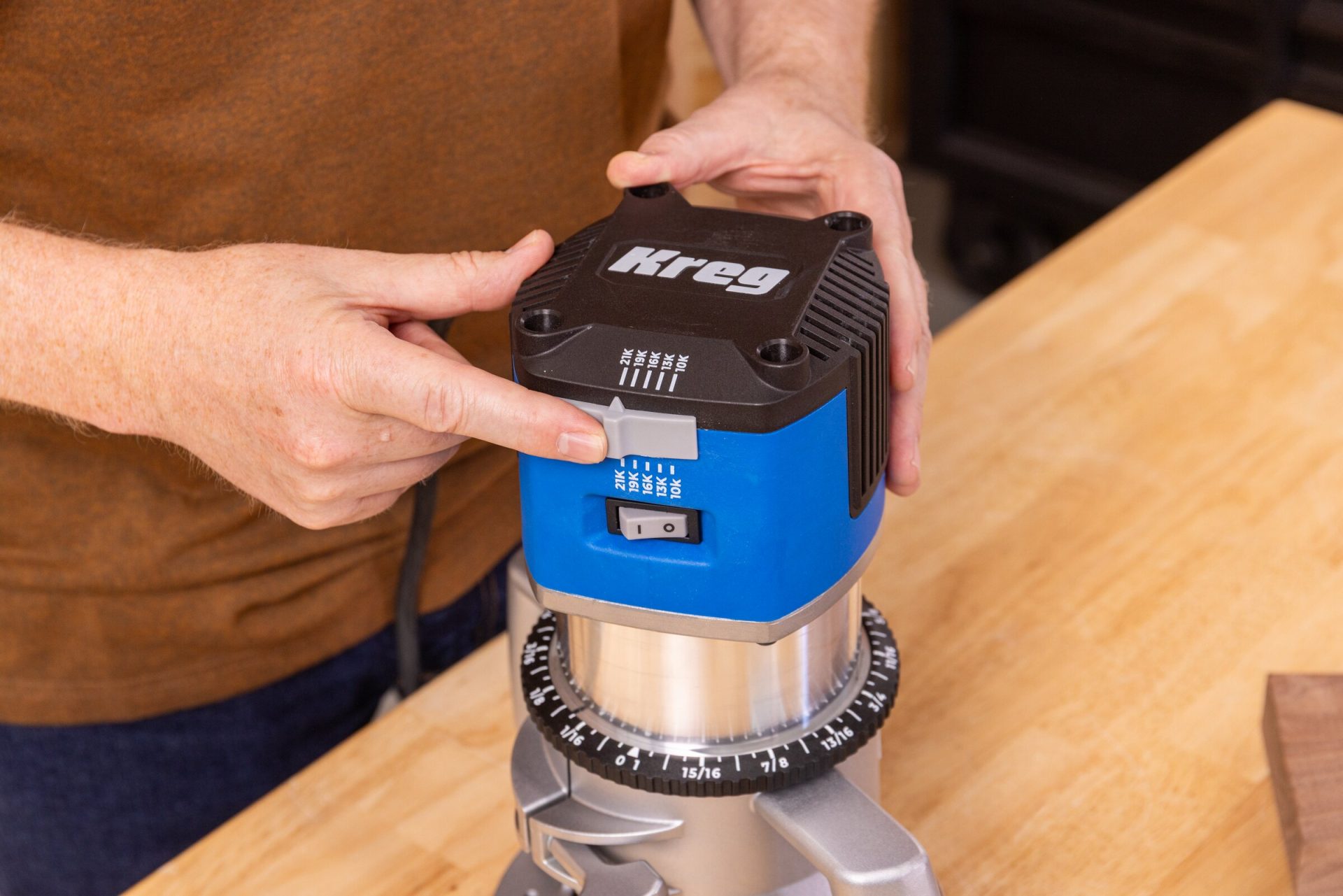 KREG® 3-1/4 HP SURESPEED ™ FIXED-BASE ROUTER - Image 2