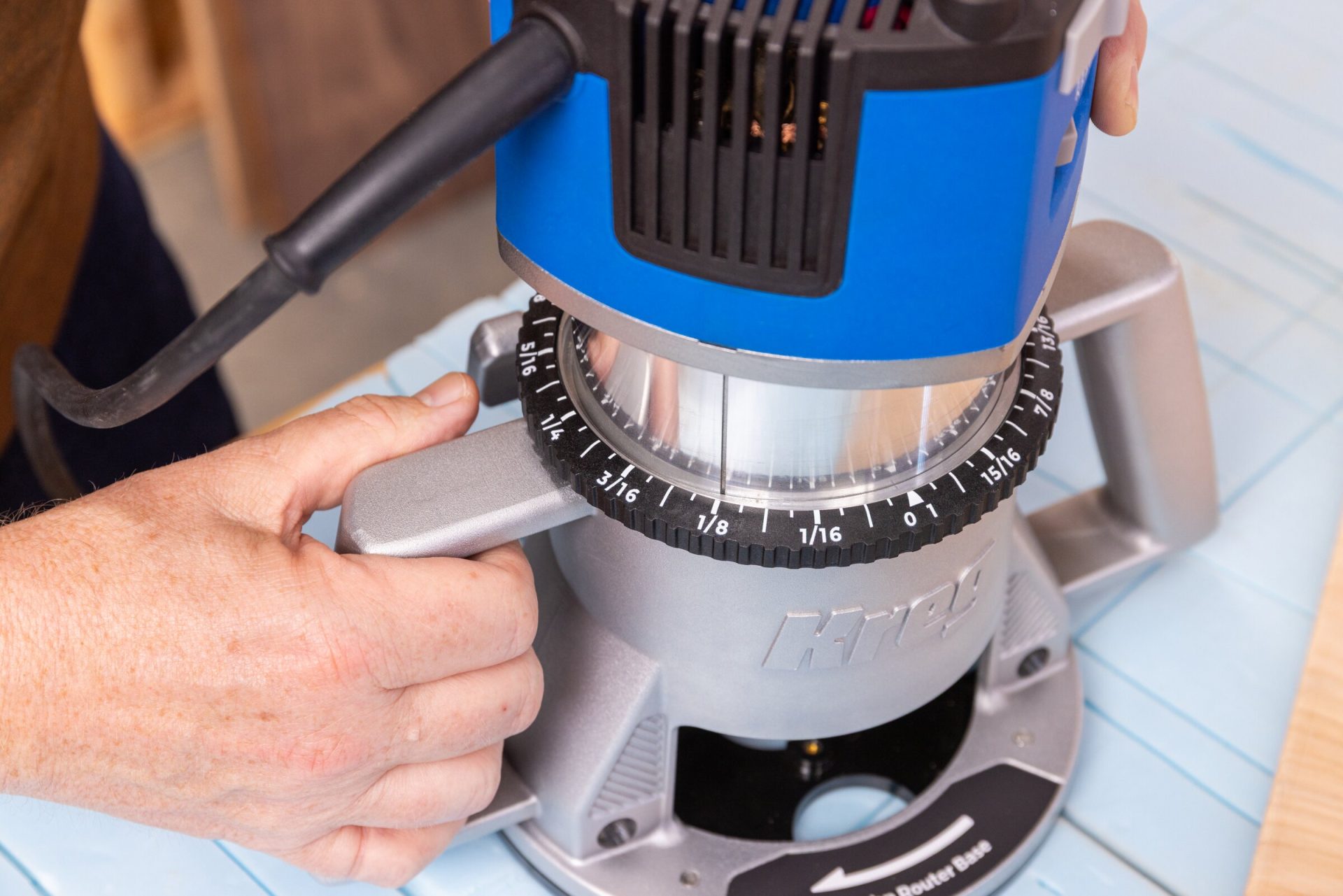 KREG® 3-1/4 HP SURESPEED ™ FIXED-BASE ROUTER - Image 4