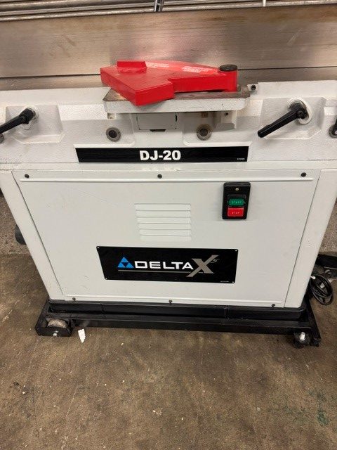 Used Delta DJ-20 8" jointer with mobile base - straight knife cutterhead - Image 9