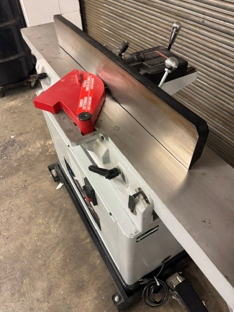 Used Delta DJ-20 8" jointer with mobile base - straight knife cutterhead - Image 3