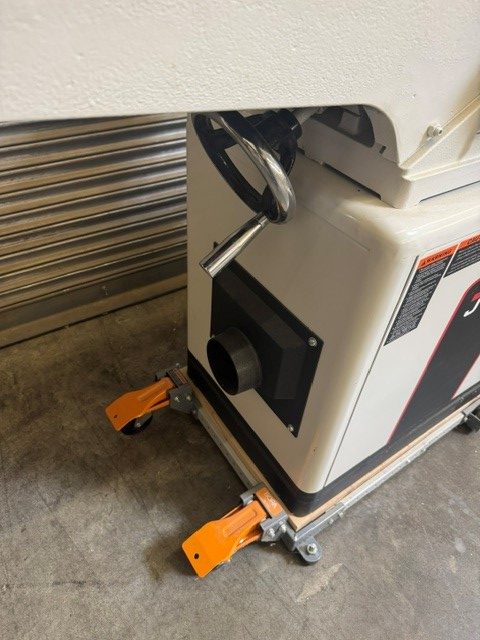 Used Jet 8" jointer with helical cutterhead and mobile base - Image 4