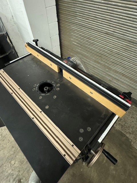 Jessem router table package w/3 hp router motor and rolling 4-drawer cabinet with bits & accessories - Image 5